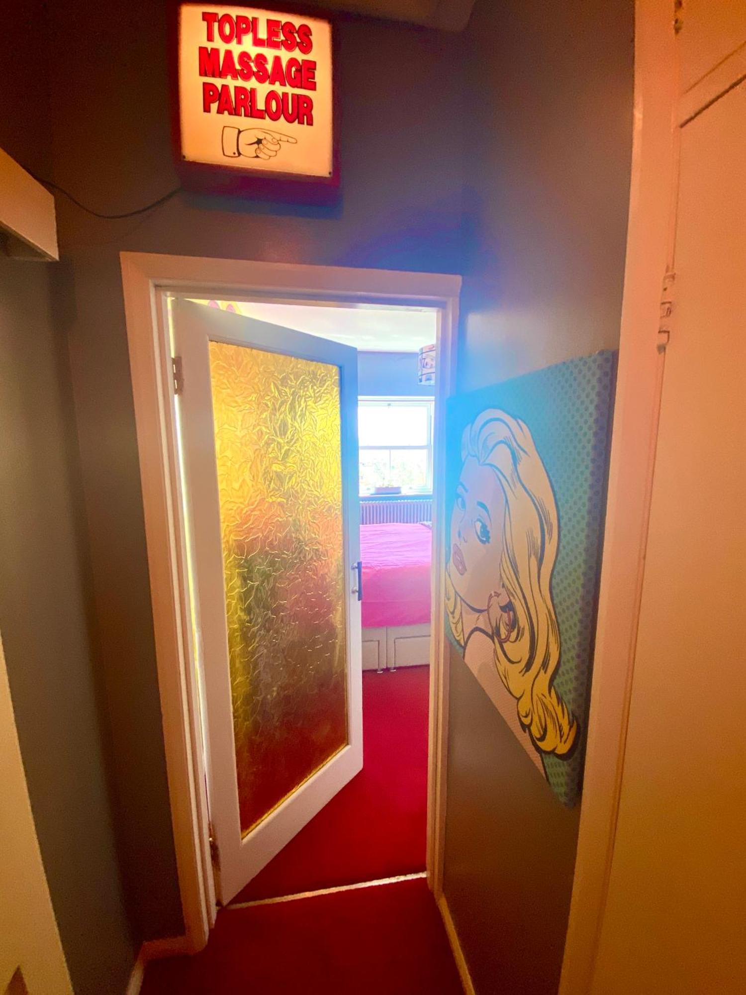 Ferienwohnung Pop Art Pad Heart Of Old Town With Parking! Hastings Exterior foto