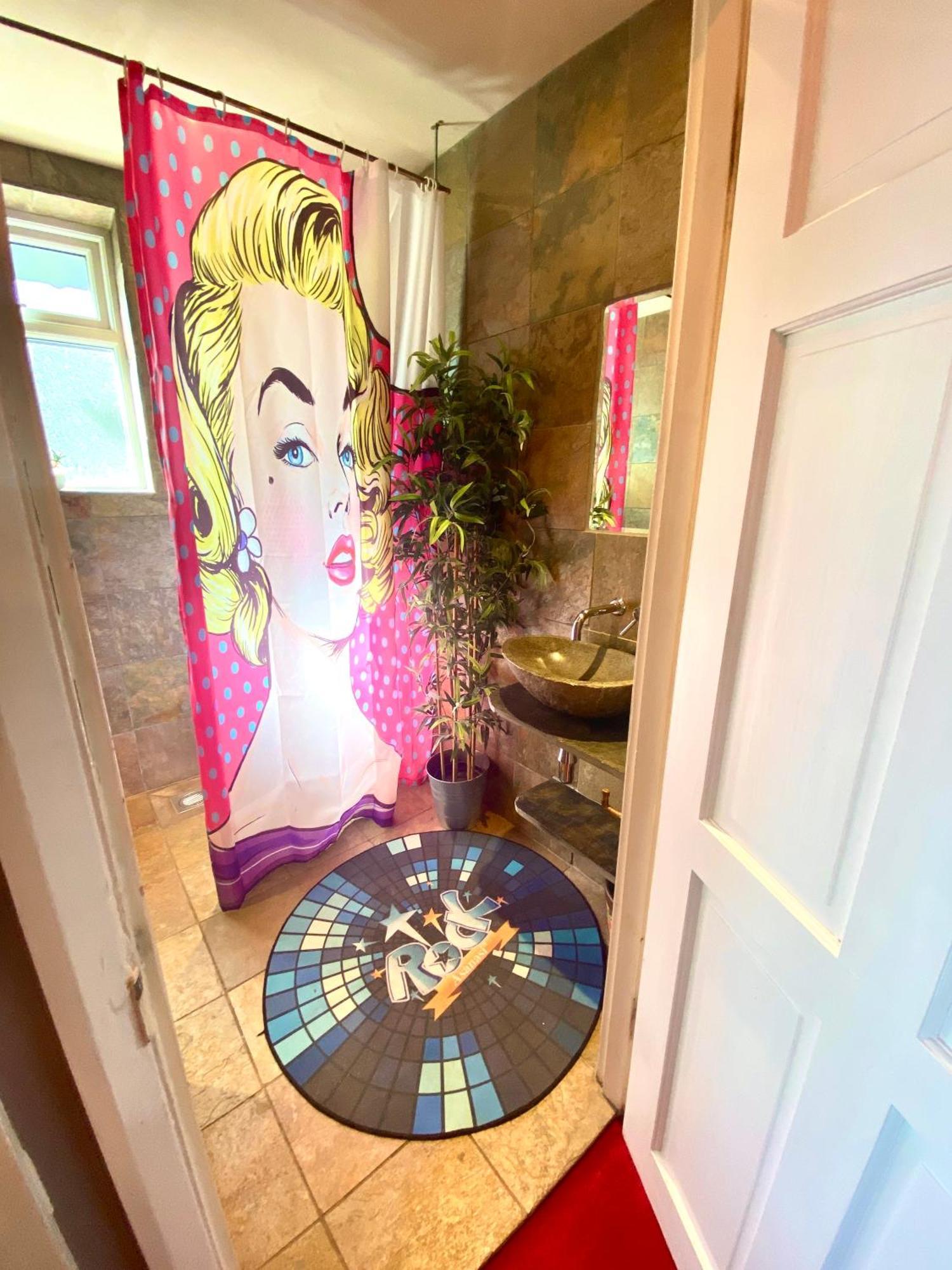 Ferienwohnung Pop Art Pad Heart Of Old Town With Parking! Hastings Exterior foto