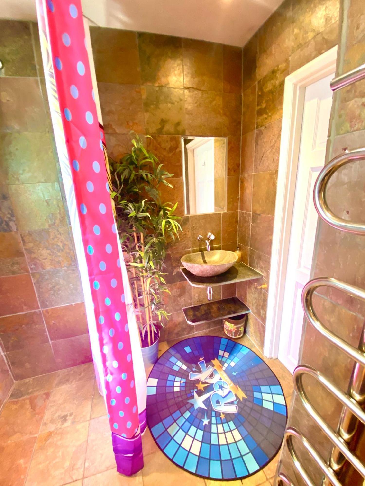 Ferienwohnung Pop Art Pad Heart Of Old Town With Parking! Hastings Exterior foto